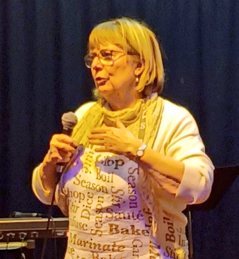 KarenDouglas_NI's tweet photo. Thankyou Alderman Deborah Girvan for your leadership, inspiration & wise counsel over the years. You have been a wonderful champion for Comber & the wider @ANDborough what a legacy #ComberFarmersMarket #ComberChamberofCommerce #ColumbanusWay #FriendsOfColumbanus #WomenInPolitics https://t.co/ykRI0LzIIA