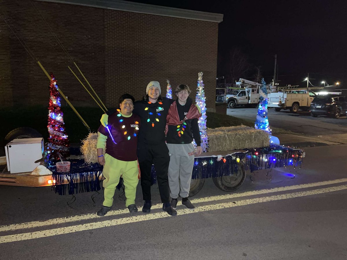 LOM_Minks's tweet photo. As part of our community outreach and service projects, we helped build and create the @AB_1871 float.  This National Lampoons Christmas Vacation float was part of the Philippi Christmas Parade!!! https://t.co/Lf7tJDuCu5