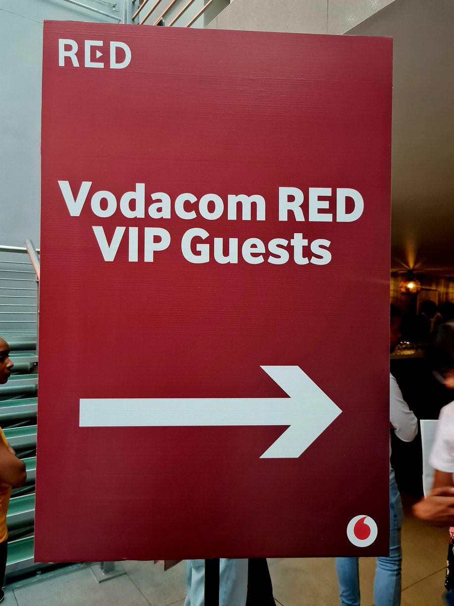 Vodacom's tweet photo. Bona! We are within💃 Nothing says VIP like exclusive access to your musical fave @jsomethingmusic, courtesy of #VodacomRED 🤩
#SwitchToRED for exclusive vibes like this!
Don't say we didn't put you on 😉
#IndoorWithJSomething https://t.co/64e1ZpeSqv