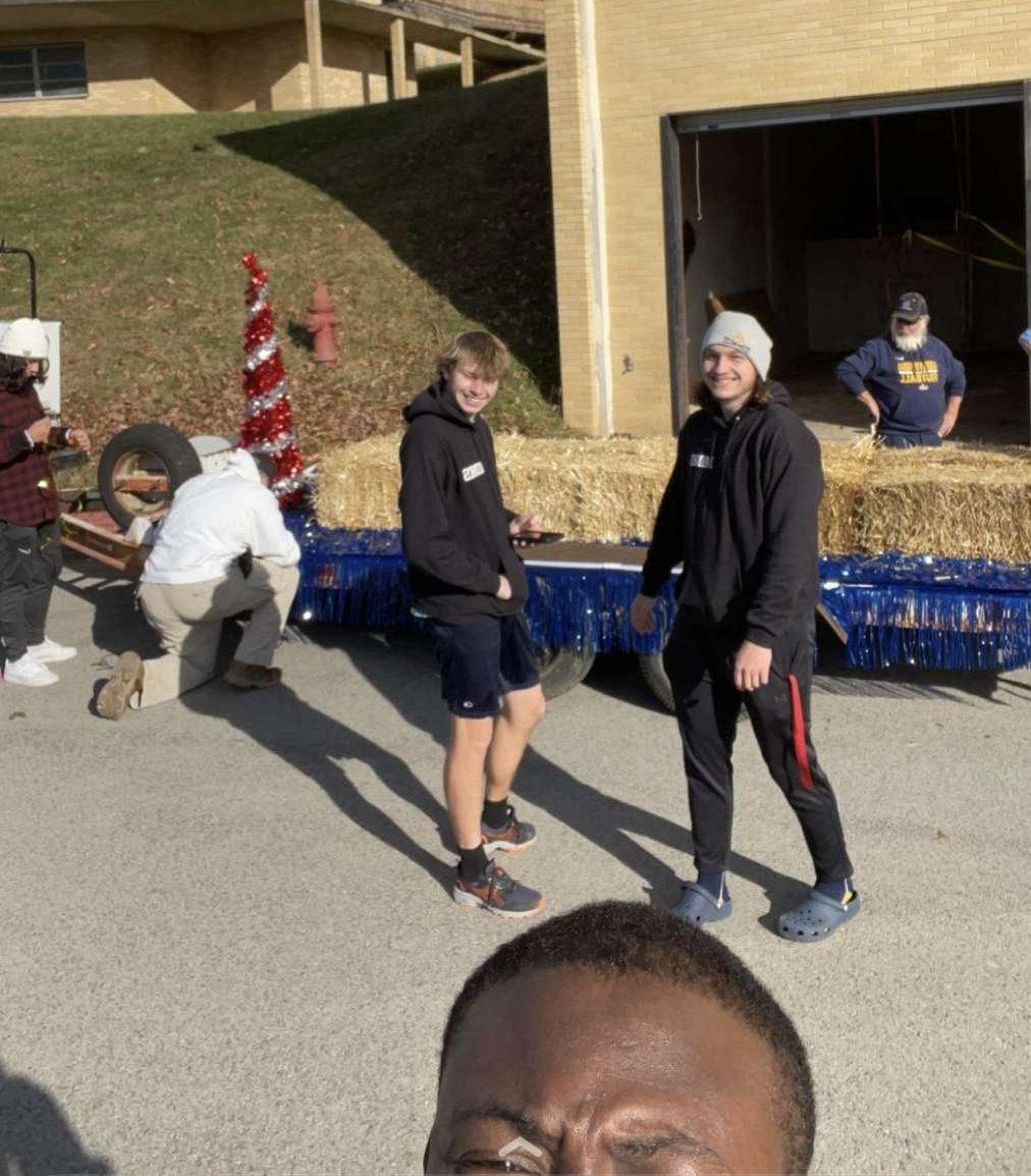 LOM_Minks's tweet photo. We would like to thank the Barry's for the opportunity to work with the school to show that we love our city, and take pride in our community! https://t.co/tslvUKGEav