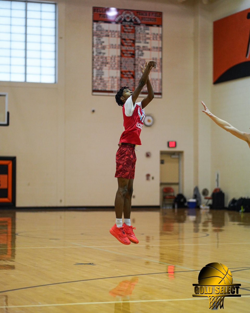 GoldSelectBB's tweet photo. Lansing Everett 🏀 

#BattleInTheM https://t.co/14YUr3ilyv