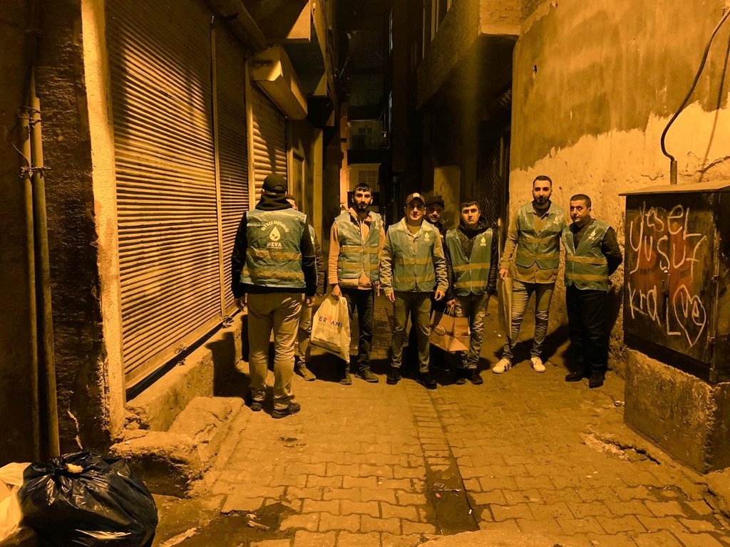 maznun_tufan's tweet photo. Bu Gün @DevaSurGenclik  İdris ve Aziz Kardeşlerimizin Misafiri Olduk Güzel ve Keyifli Vakit Geçirdik 💧

Unutmayın, her sağlıklı insan bir engelli adayıdır ve en büyük engel sevgisizliktir 

📍Diyarbakır Sur 
#Farkındayız
@alibabacan @sadrettintosnlu

#3AralikDünyaEngellilerGünü https://t.co/JNjY9f8NFF