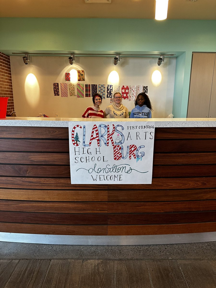 CHS performing arts is gift wrapping at the outlets!! Donations go to our Orlando trip! Please stop by and see us today or tomorrow <a href="/THE_MrO/">CHS Instrumental Music</a> <a href="/chssings/">Mrs Amy Vanek</a> <a href="/Cburg_Coyotes/">Clarksburg HS 🐺</a>