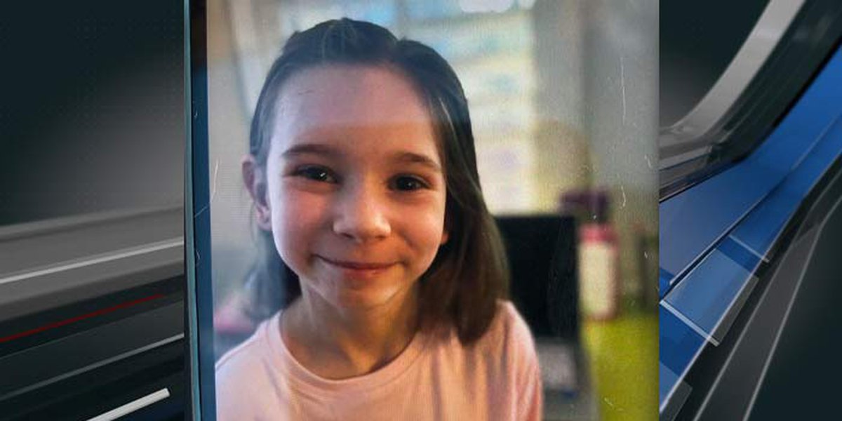 Live5News's tweet image. Mount Pleasant Police searching for missing 9-year-old girl buff.ly/3VMRVir #chsnews #mtpnews