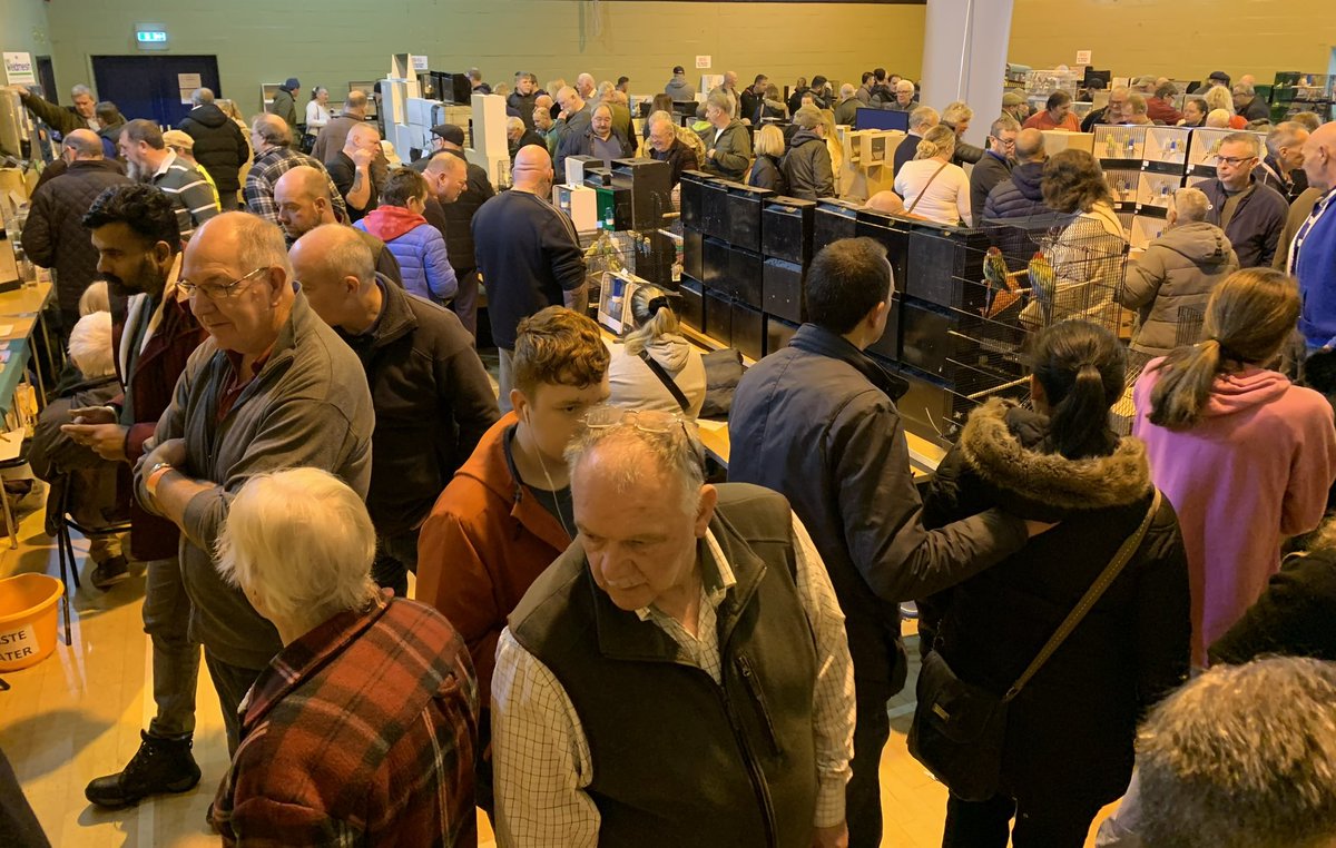 cambirdsale's tweet photo. 🦜 A massive thank you to everyone who came on Sunday for our latest sale; our biggest since the very first one before lockdown.
🦜 Thanks to our sponsors @Essexbirdcentre for the bird keeping supplies &amp; @DyersLtd for coming all the way from Somerset.
🦜 Next sale is SUN 29th JAN https://t.co/n7MCJBK0t4