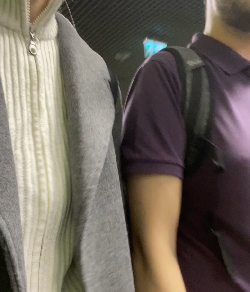 serayehehe's tweet photo. Sürekli çok üşüyen kız ve buzula gitse sıcaklayan erkek ilişkisi 👩🏼‍❤️‍💋‍👨🏻 https://t.co/vwl5ZiZuov
