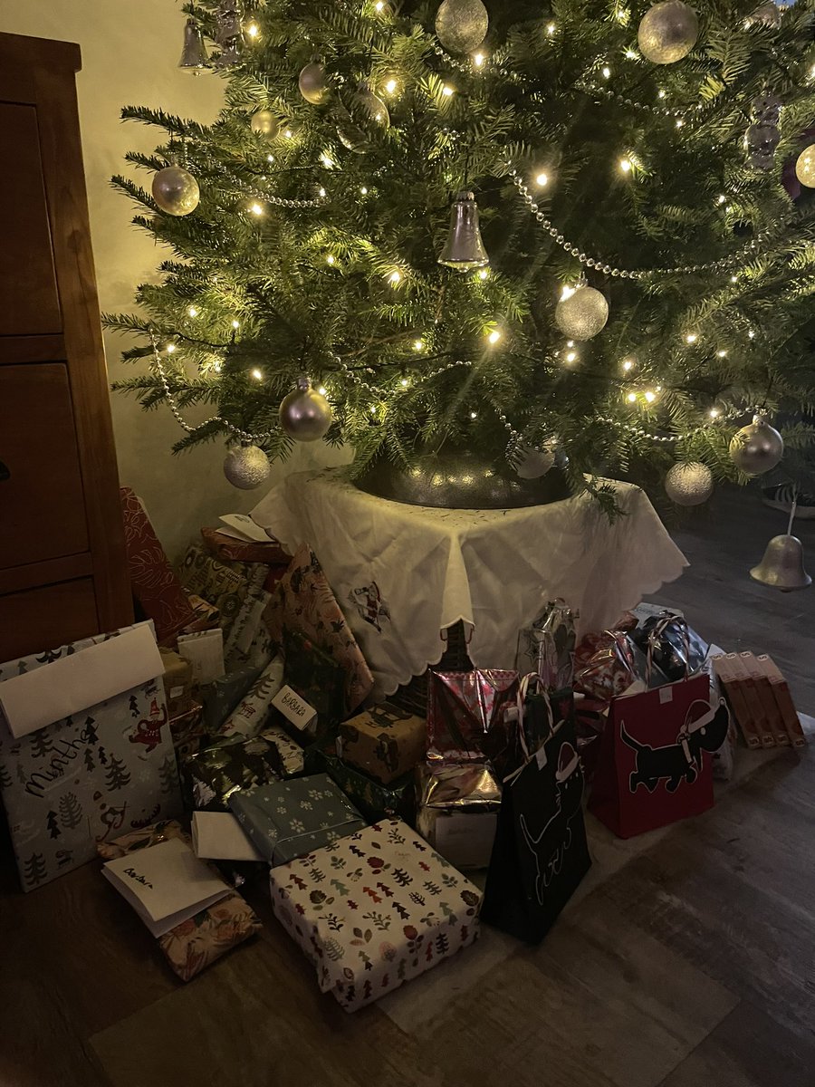 GroteHaas's tweet photo. Wij vieren vanavond al #sinterkerst https://t.co/BN34biDxp6