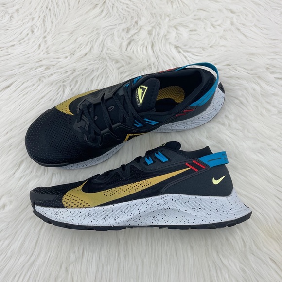 ChristinasStuff's tweet photo. So good I had to share! Check out all the items I'm loving on @Poshmarkapp from @glendamooreclnc #poshmark #fashion #style #shopmycloset #styleco #nike: https://t.co/wmzzsV5hn2 https://t.co/XZqjXDOvuB