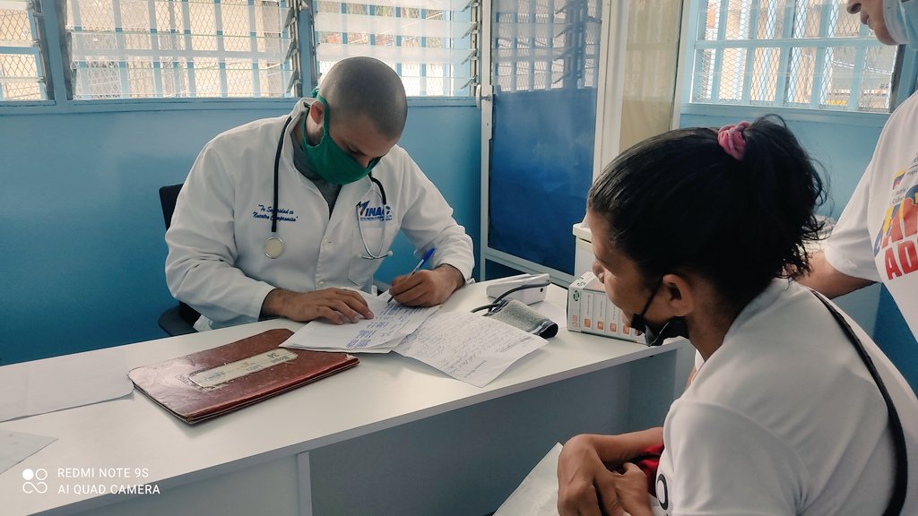 cdi_diego's tweet photo. Sus misiones en el exterior se atienen a rigurosas normas éticas. Sus servicios se prestan gratuitamente o se comercializan, según las circunstancias del país receptor. Ellos no son exportables. #CubaCoopera #CubaPorLaVida https://t.co/WdWngurqJT