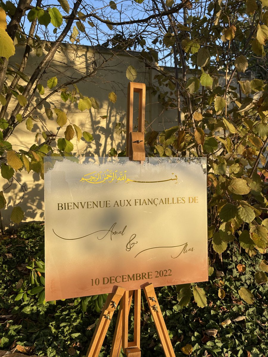albcreation_'s tweet photo. Sublimez votre mariage et gardez en un magnifique souvenir avec cette plaque de bienvenue ✨🤍
Entièrement personnalisable 
IG : resinebyb https://t.co/1ANju7YGpY