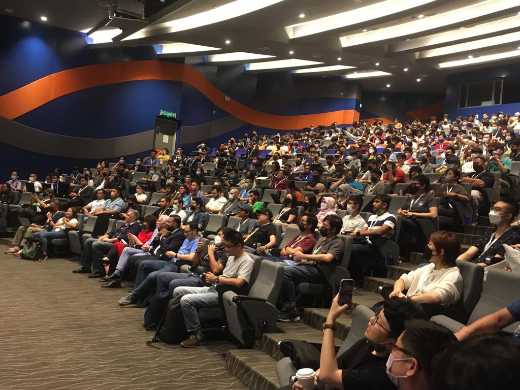 jecfish's tweet photo. On duty today #devfestkl22 https://t.co/dyYrmaR3EL