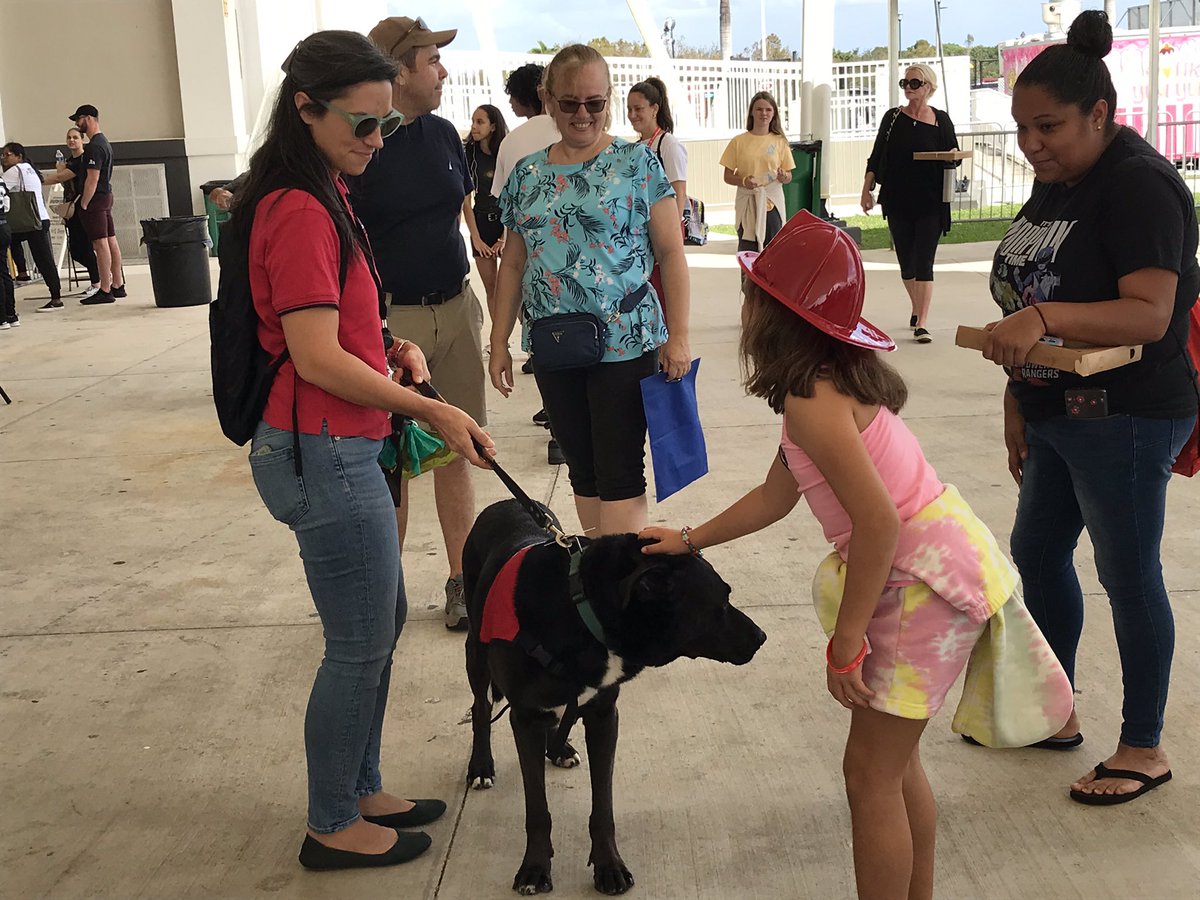 FLLFlyer's tweet photo. It’s a busy day @CityofMiramar’s #AviationExpo2022 & there’s a lot of positive energy taking flight as #plane geeks & future #skyexplorers visit the exhibits to learn more about the #aviation industry. Shout out from #FLL to @AmericanAir @usairforce @uscoastguard & others here. https://t.co/ySlw9F81BJ