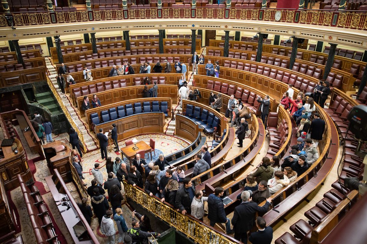 La Puerta de los Leones 🦁 está recibiendo a los últimos visitantes 🚶‍♀️🚶‍♂️ de estas 25 Jornadas de #PuertasAbiertas22. 📸 Os dejamos algunas instantáneas de este segundo día. 👇