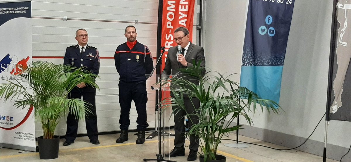 baretnath's tweet photo. Cérémonie de la Sainte Barbe patronne des #pompiers aujourd'hui au centre d'incendie et de secours de @cosse_le_vivien .  L'occasion de saluer le rôle essentiel des sapeurs pompiers  au cours de l'année 2022 https://t.co/42BkU4AqcY