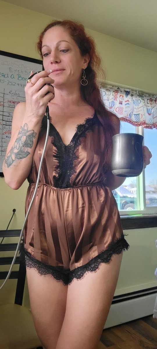 DenayaJupiter's tweet image. Good morning drivers, this is Ruby @bellasladies. We have 6.5 acres of turnaround truck parking, and our lot just got plowed yesterday so you'll have easy access to come by and plow us! come on by
#fssw #legalfun #21andup #swer #swiswork #lingerie #redhead #cowgirlcourtesan #cb19