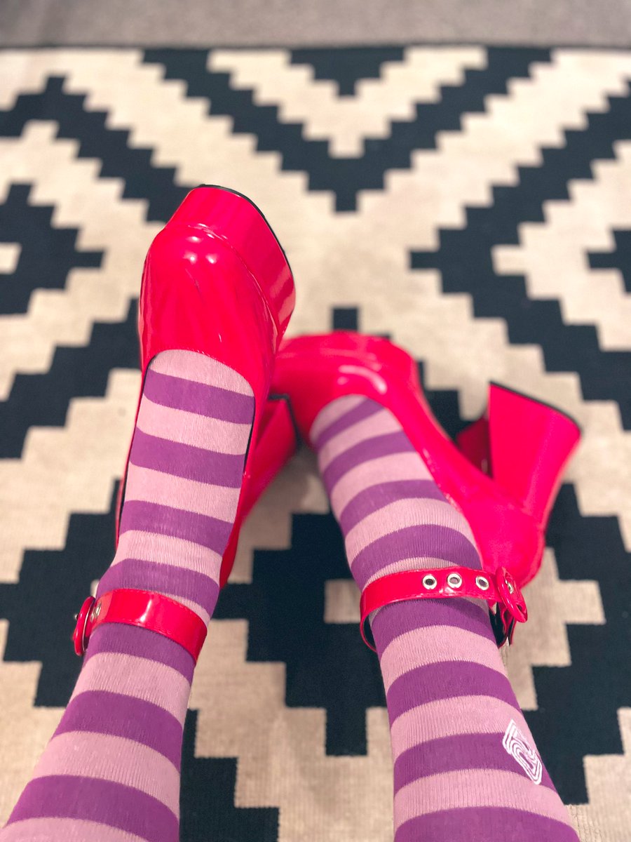 Happy #InternationalDayOfDisability  #PurpleSockDay Yes they even look good with heels! @ParallelGlobal
