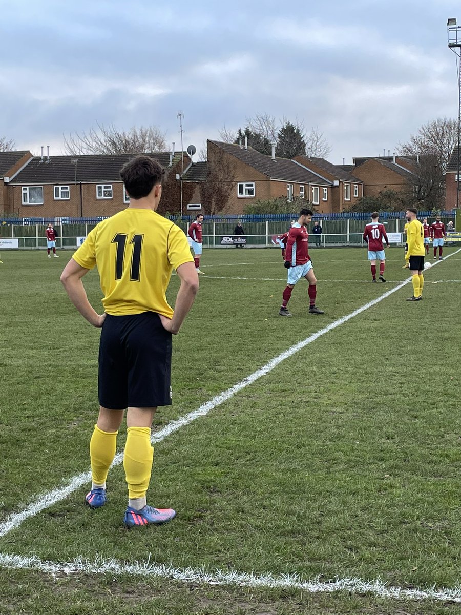 _timwiddowson's tweet photo. Huge win for @HucknallTownFc this afternoon, not pretty and hanging on a bit at the end but fantastic efforts to secure a 2.1 win at @RadfordFC64 Lunchtime beers at @BlackIrisBrewer &amp; top company from @hotubplasterboy &amp; @Madog1970 … Saturday afternoon done right! https://t.co/0BmYBx6Mek