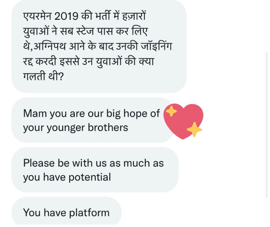 NidhiTanejaa's tweet photo. “आपसे उम्मीद है” - इस तरह का एक नहीं, कई मेसेज ट्विटर पर आते हैं। इनकी आवाज़ बनने की कोशिश करती हूँ। हालाँकि इस बात से मायूस भी हूँ कि सैंकड़ों बच्चों को अपना घर काम छोड़ सड़कों पर आना पड़ता है, इस उम्मीद में कि सरकार सुन ले। कृपया इन बच्चों का संज्ञान लिया जाए🙏 @PMOIndia https://t.co/4iCPtaOy57