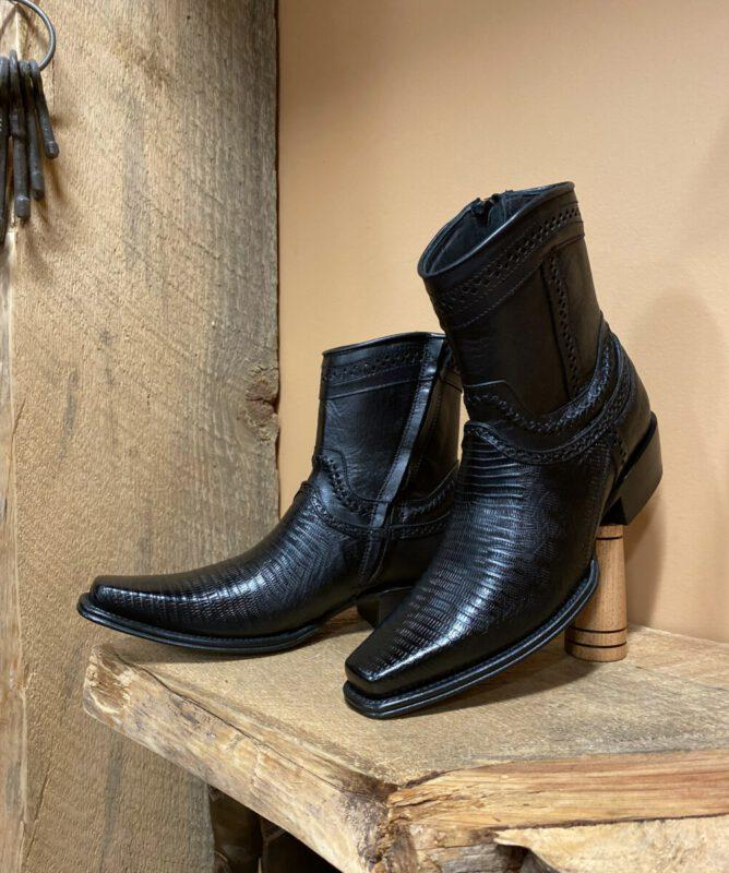 OriginalWest26's tweet photo. Botas de Armadillo Original $319.99 en varios colores con Envio Gratis. Para comprar llama al 323-312-3317 o haz click:
https://t.co/5m8wDMKuhb
#caballobronco #botasdearmadillo #botasdelizard #botasvaqueras #botas #botines #botin #botasdecuero #botasnegras #botasparahombre https://t.co/KPpoU3GcAO