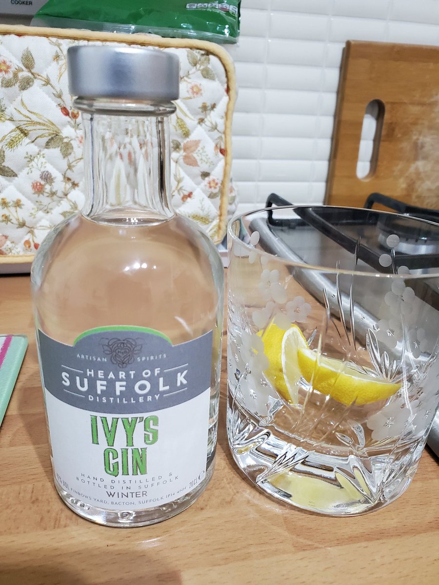 Bought this earlier this year with 2 other Gin's from <a href="/HoSDistillery/">Heart of Suffolk Distillery Ltd</a>. As it's the Winter edition it's about time it got opened. And what a treat it is. Extremely tasty. 👍🍸