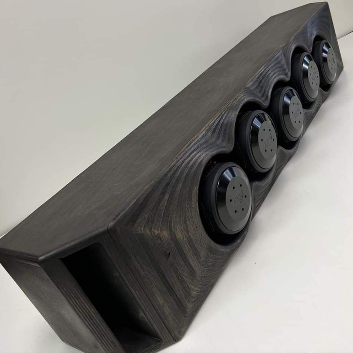 the12voltmag's tweet photo. 😮😍🔊🎵👌 That's gorgeous and unique all in one! Inverted under seat forward facing truck box by #GatelyAudio
Thanks for sharing Scott Dilbeck!
🛒Shop #caraudio - https://t.co/chMUIdLH8O
#12voltmag #prvaudio #12volt #caraudioaddicts #subwoofers https://t.co/OIj6nl7vWe