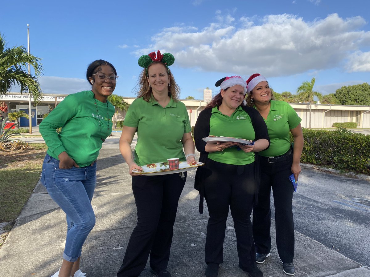 CTESLions's tweet photo. Thank you to @Publix &amp; the @EducationFdnPBC for donating supplies for our school and many more this morning!! Volunteers were there to load vehicles and spread holiday cheer. Check out the photos for a surprise from Superintendent Burke too! @pbcsd https://t.co/6SDo5eQgkj