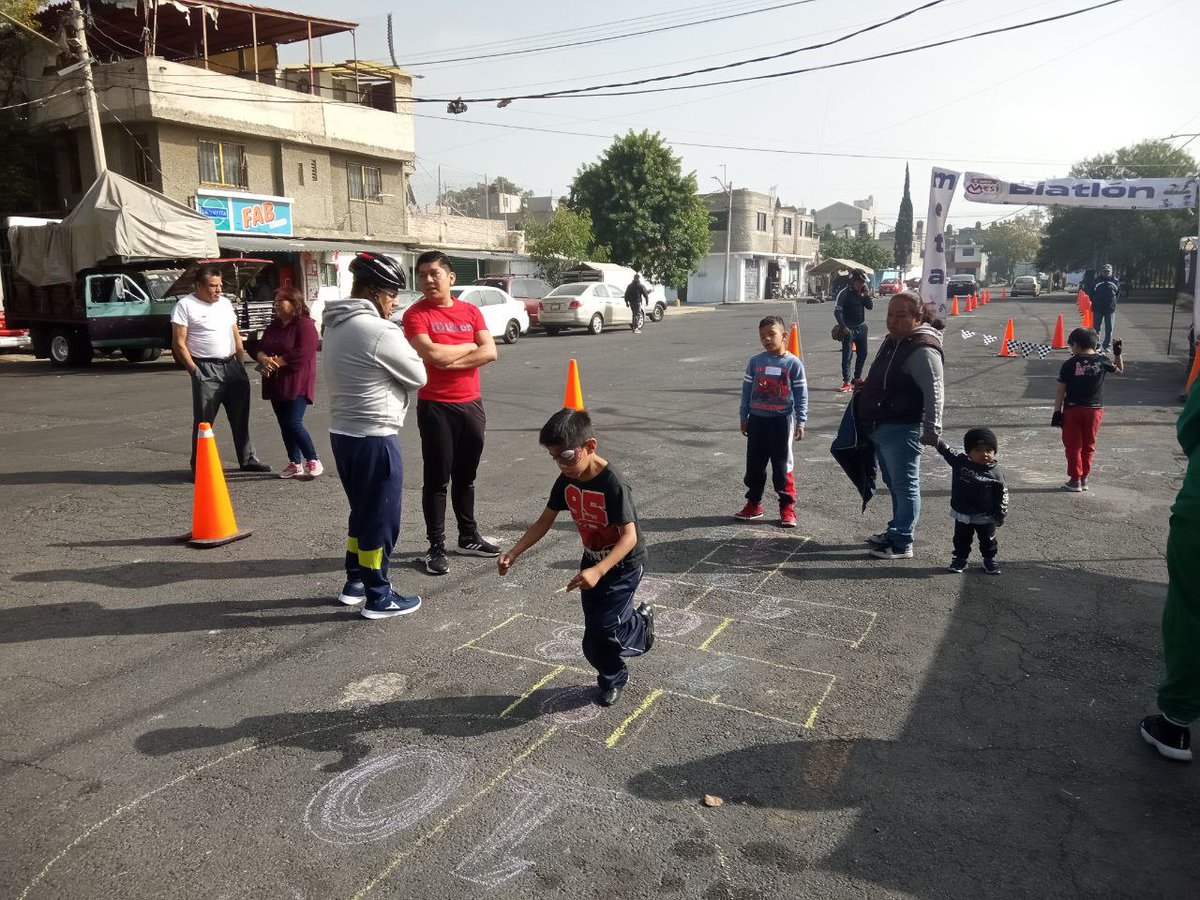 Mesi_Mov's tweet photo. Amig@s de nuestra Amada @Alc_Iztapalapa
Hoy realizamos nuestra #RodadaFamiliar y #MesiDiviértete en #quiosco del Pueblo de Santa Cruz Meyehualco con servicios:
- #AsesoríaJurídica
- #Biatlon
- #Pintacaritas
- #AnimalesDeCompañia
- #Zumba
1/2 https://t.co/BOwUivrfDN