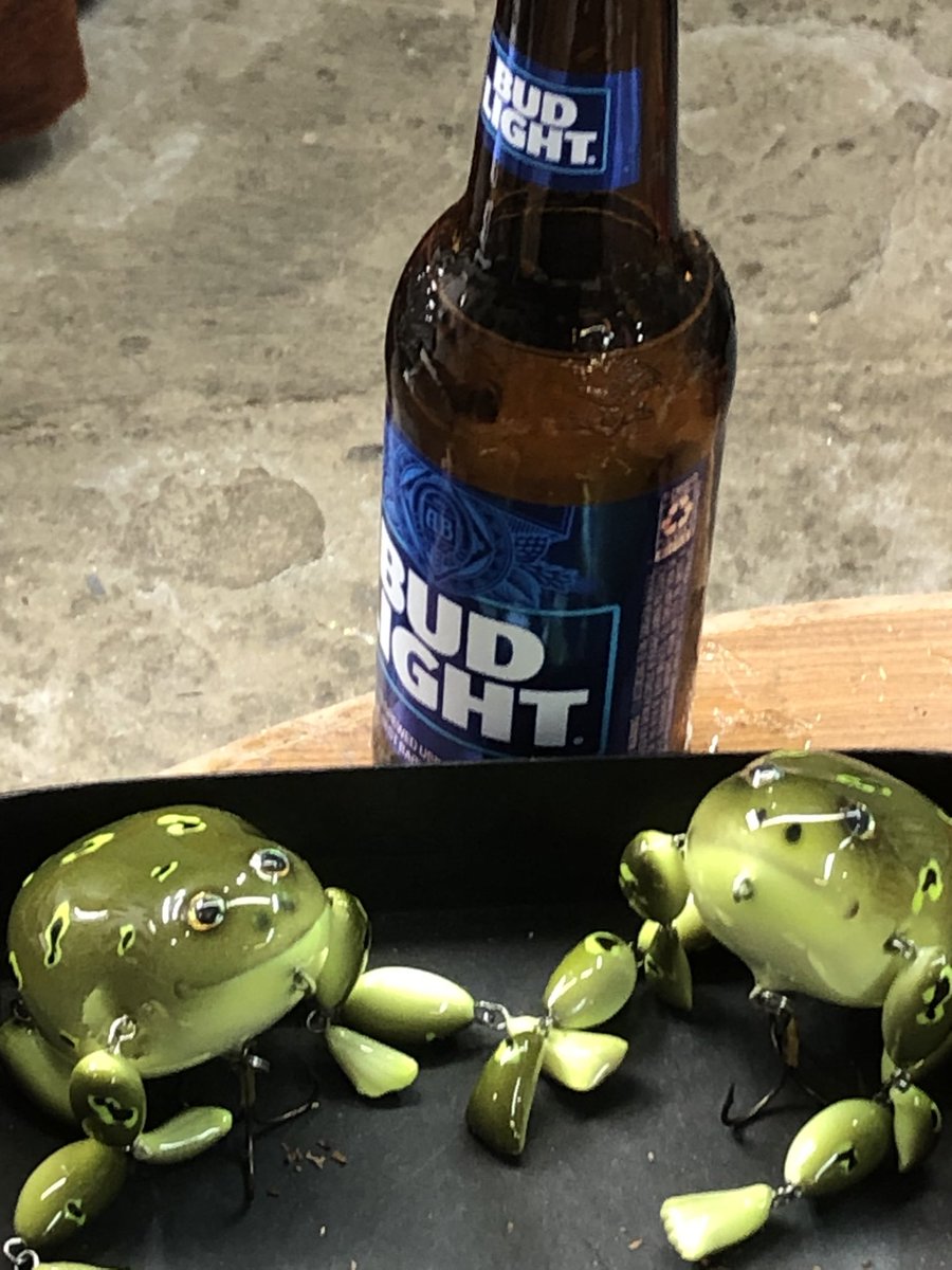 CustomRyans's tweet image. Chilling with the homies watching all the drama unfold