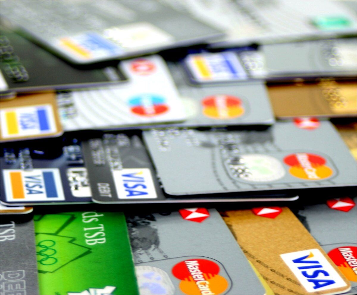 ICUcomputer's tweet photo. Cybercrime is a rising problem, and one of the most common is credit card fraud. Read: https://t.co/22qWhI5coz Following these simple tips can protect your CC data from cybercriminals. 

#CreditCardFraud #Skimming #Phishing #Cybersecurity #Malware #CardNotPresentFraud #Cybercrime https://t.co/mXCTXIYD7H