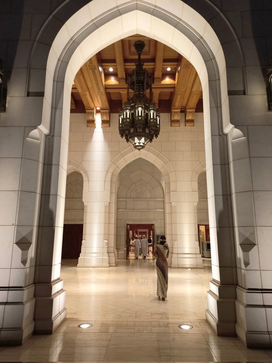 ph_gregoire's tweet photo. Royal -night @ the #Opera...The audience listening &amp;...vibring to 
🇧🇪Belgian based "Global Music Ensemble" featuring Omani Oud Maestro Zihad Al Harbi for a 1ère in Gulf Region. Courtesy of @ROH_Muscat DG Dott. Umberto Fanni, 🇧🇪CEO Producer Etienne Thon &amp; 🇧🇪Amb@AntoynDelcourt 🇦🇪🤲 https://t.co/UmVOk9TO9s