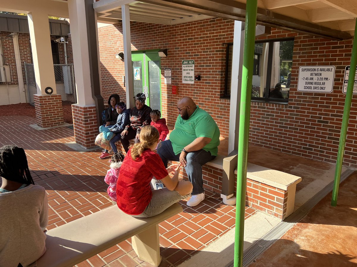 marcusbnicolas's tweet photo. Wonderful partnership between City of Tallahassee, FL - Government and John G. Riley Elementary School. Dozens of children will not have warm clothes for the winter!

Great job, Maurice and Brittany Stokes, Candace Gautney, and all who participated to make this event happen! https://t.co/rkhJjIce3F