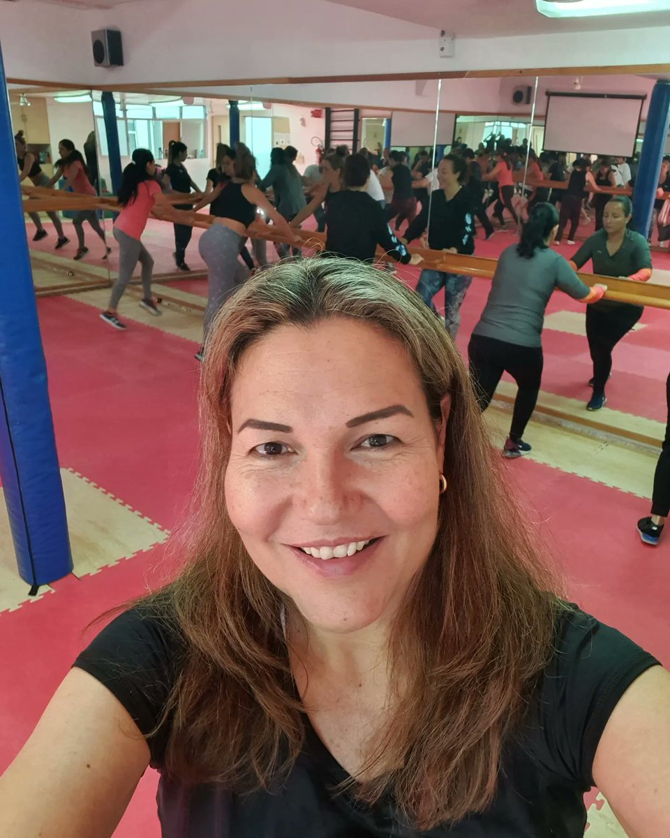 missanamari's tweet photo. Clase de Defensa Personal con el profesor Eurico, me acompaña la #miniMiss @Ammelyne_AG #LaCalidadEsUnEstiloDeVida https://t.co/w6UAO4IUCi
