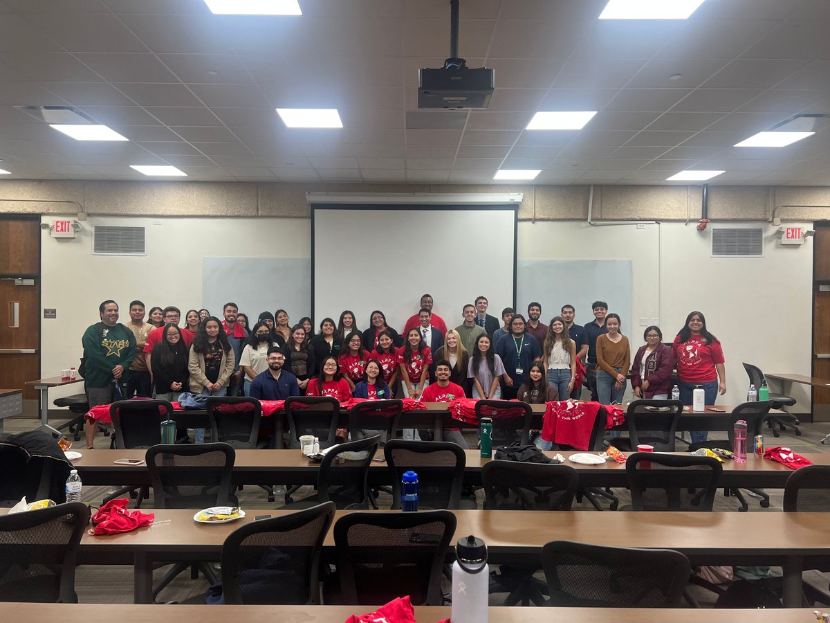 ALPFA_UNT's tweet photo. The final meeting of fall 2022 was a huge success! 🎉🎉🎉 We celebrated our grads, heard farewells from the officers leaving the board, and elected the new officers!! 

#alpfa #alpfamilia #students #alpfaunt #untbusiness #professional #elections https://t.co/WxjzSEcxvA