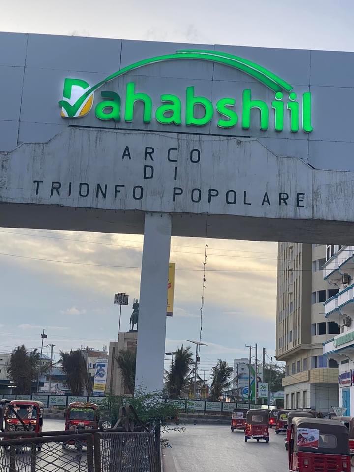 dhoorebbc's tweet photo. .@Dahabshil a leading Somali Remittance company. #Mogadishu #Hargeisa, #Jigjiga, #Garisa #Djibouti https://t.co/IBv48JGbs7