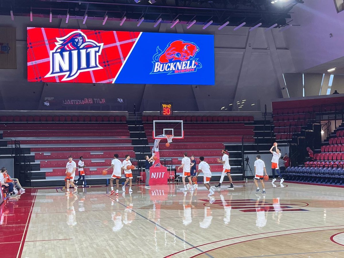 Bucknell_MBB's tweet image. Pregame warmups at the WEC. Bison and NJIT coming up at 2 p.m. on ESPN3 and The Valley 100.9 FM. #rayBucknell #TheBisonWay
