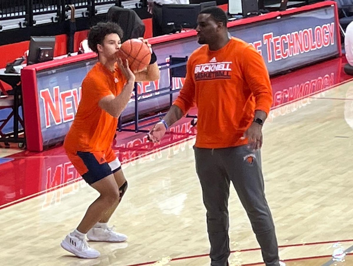 Bucknell_MBB's tweet image. Pregame warmups at the WEC. Bison and NJIT coming up at 2 p.m. on ESPN3 and The Valley 100.9 FM. #rayBucknell #TheBisonWay