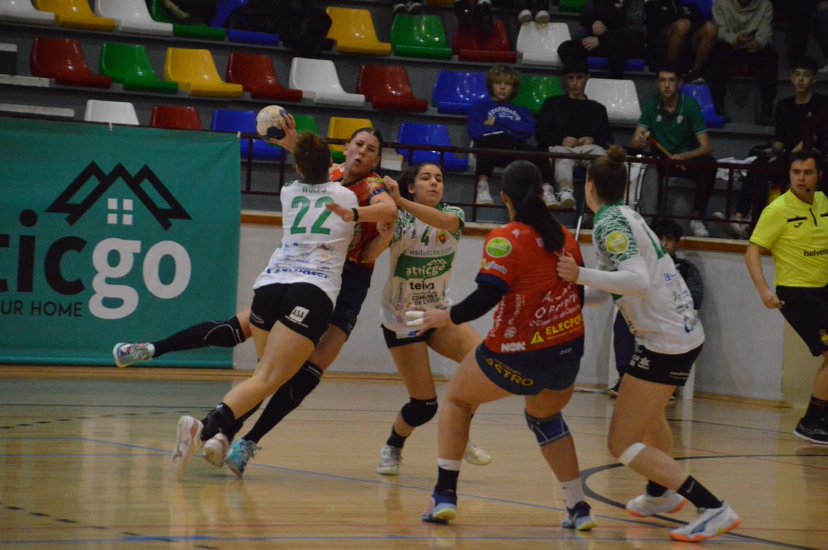Final do encontro e os dous puntos veñen para Galicia. Con isto, as nosas suman unha nova vitoria á clasificación ‼️

<a href="/cbm_elche/">Atticgo Balonmano Elche</a> 21 🆚 Conservas Orbe Rubensa Bm Porriño 26

📷 Atticgo Bm Elche

#LigaGuerrerasIberdrola