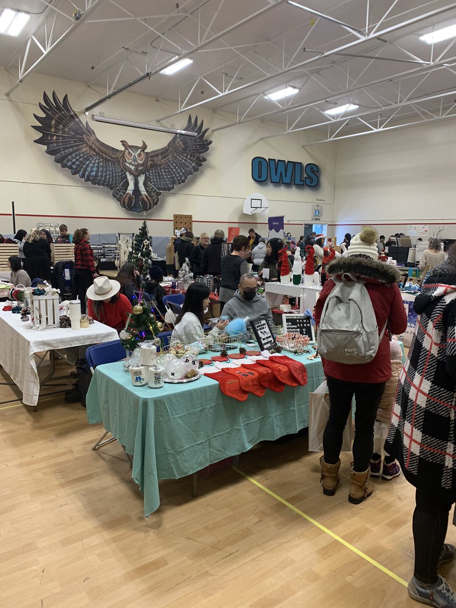 Come on out and join us at the Christmas market at Gray Elementary! Plenty of food, vendors and community spirit. <a href="/deltasd37/">DeltaSchoolDistrict</a> <a href="/GrayLearners/">GrayElemSchool</a>