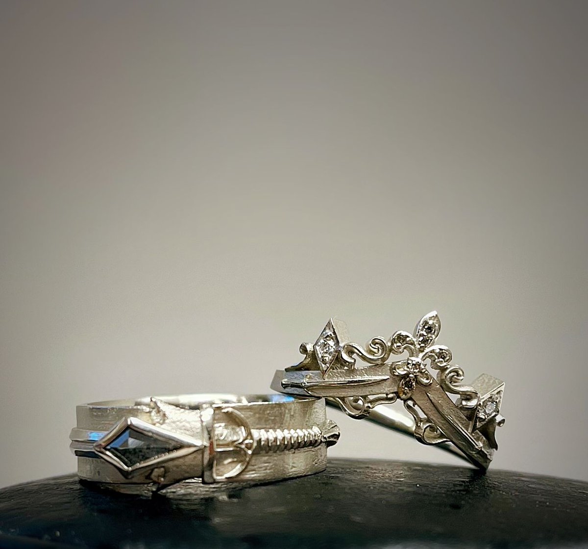 How amazing is this custom piece by Bostonian Jewelers? Custom sword and crown bridal set. 👑

#customjewelers #custombridalset #bostonianjewelers #swordandcrown