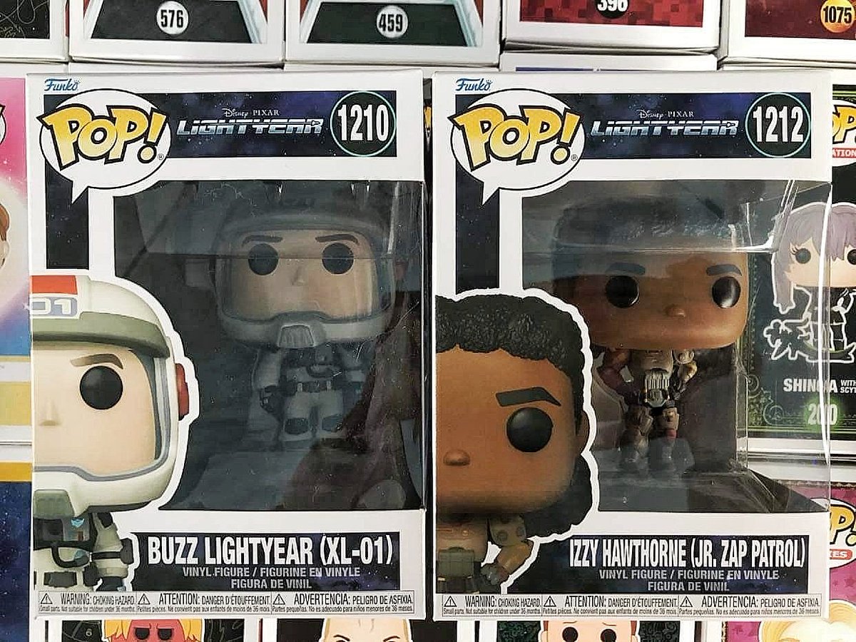 AtomicPopUK's tweet photo. It's been a Pop's 'N Tops kinda day at the Chertsey Christmas Goose Fair 

Was great to see so many new faces and some familiar ones too!

We can't wait to see you all again in the summer 

#ChertseyGooseFair #ChristmasFair #ChristmasMarket #FunkoPop #Gifts #SmallBusinessUK https://t.co/NBA2guF005