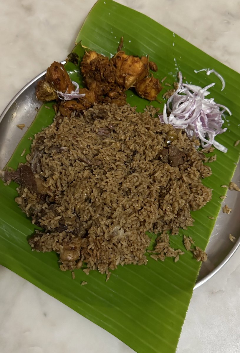 Riyaz_Ctc's tweet photo. . @kaaliactor senja Mutton Biriyani & Chicken Uppu Kari 😋😋
Konjam Food Neraya Paattu 🤩
@rajakumaari @isanjaybharathi chumma tag pannen 🤪
#sothists https://t.co/JFqOPSY4lB