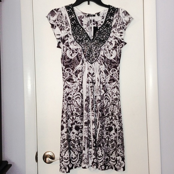 So good I had to share! Check out all the items I'm loving on <a href="/Poshmarkapp/">Poshmark</a> from <a href="/HopeSparkles_/">Hope Sparkles</a> #poshmark #fashion #style #shopmycloset #calvinkleinjeans #disney #apt9: posh.mk/vaA0N0NPsvb