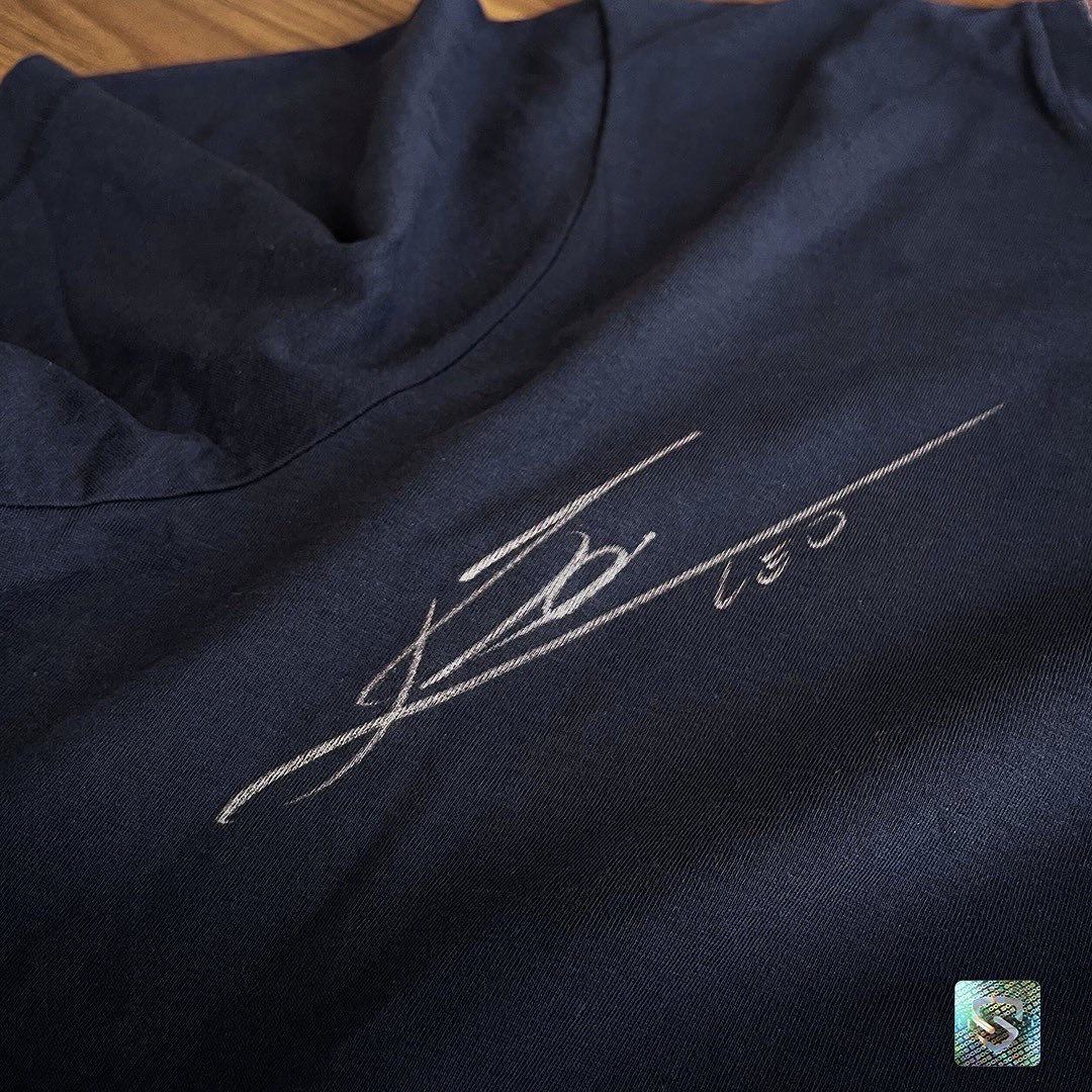 🐐Messi 1000. Win a Leo Messi limited-edition signed t-shirt. To enter: 1️⃣Follow 2️⃣Reply with a number between 1 - 1000 3️⃣Retweet Secret number & winner revealed on 05/12.