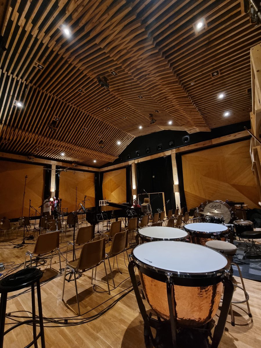 Hace una semana de nuestro concierto #RAPconCIENCIA y hoy, grabando uno de los temas en <a href="/_estudiouno/">ESTUDIO UNO</a> 

¡Se vienen cosas nuevas! ✨
<a href="/CSICdivulga/">CSIC Divulga</a> @iqfr_csic