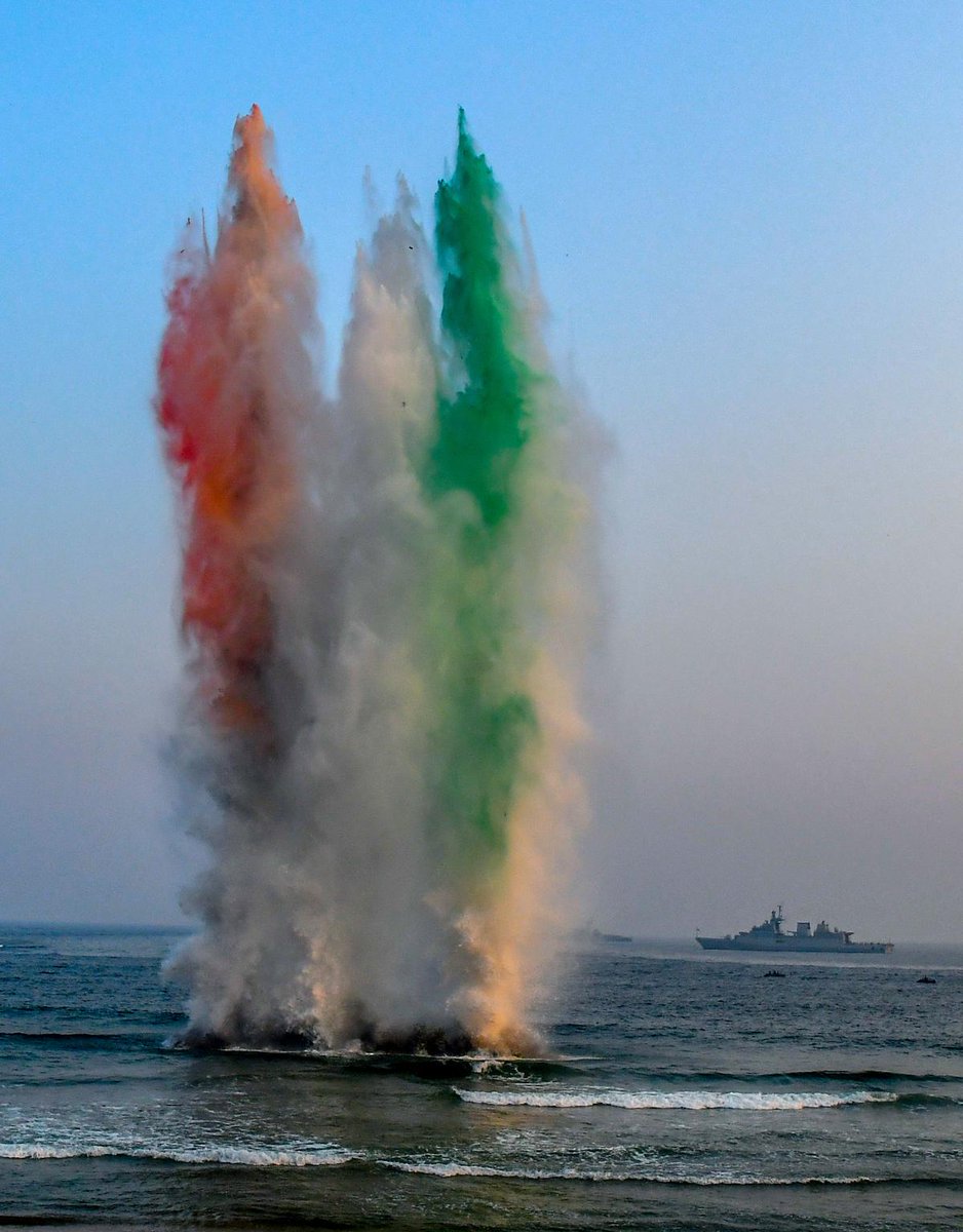 arivtweets's tweet photo. #NavyDay https://t.co/mxTSsfJ9CL