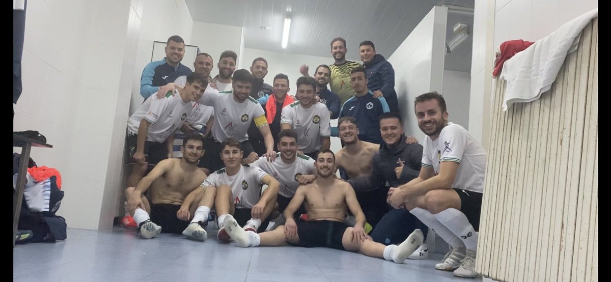 ApagayVamonosFS's tweet photo. FOTO DE LA VICTORIA EN CARCABUEY. 3-2.
@1JuanFranCC @Campitos4 @Carcasti8 @Fernaan8 @Tetur7 @isaacaballero23 @JesusMara_7 @Cala_5 @11_Lama @PepeBorrallo @DaniAmo99 https://t.co/rTb7iLZYfJ