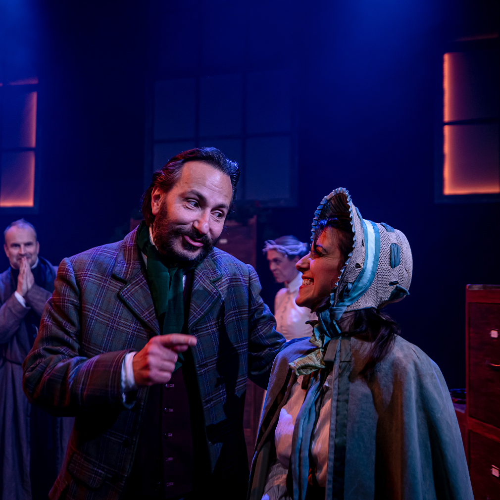 As you're back home from your Christmas shopping, snuggled up with a hot choc and a mince pie, feast your eyes on these brilliant photos from A Christmas Carol! Be sure to book your tickets soon, as multiple shows are already sold out 

📸 <a href="/_he_photo/">Harry Elletson Photography</a>
bit.ly/3F2TS3w