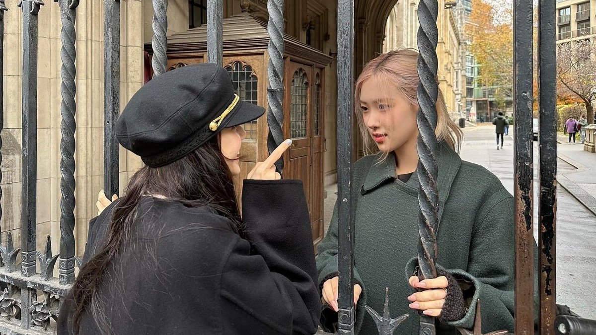 hourly lisa tweet media