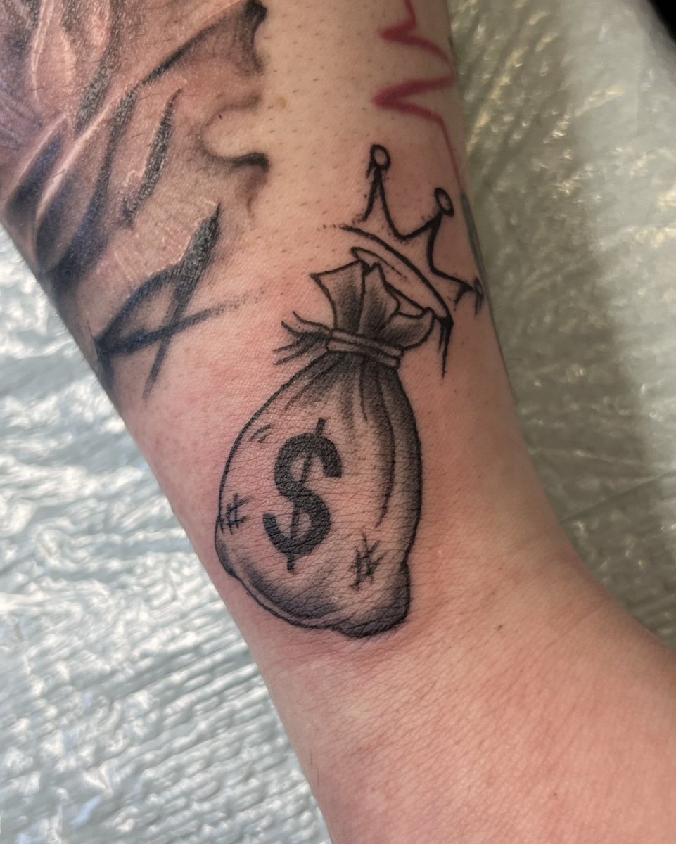 valkoneny's tweet photo. I be having way too much fun stabbing y’all !! https://t.co/LE2McSFAiM