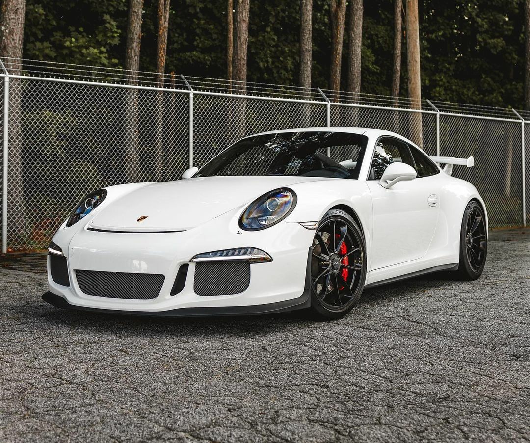 PorscheCIub's tweet photo. White 991 GT3 https://t.co/sLeswA55JM